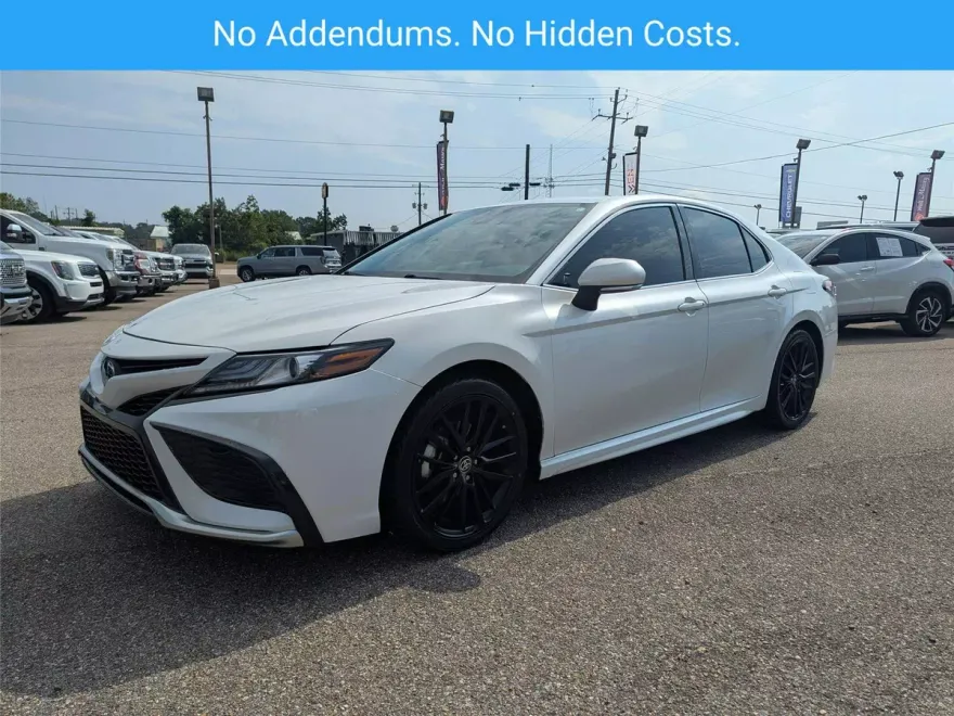 2022 Toyota Camry XSE photo 1