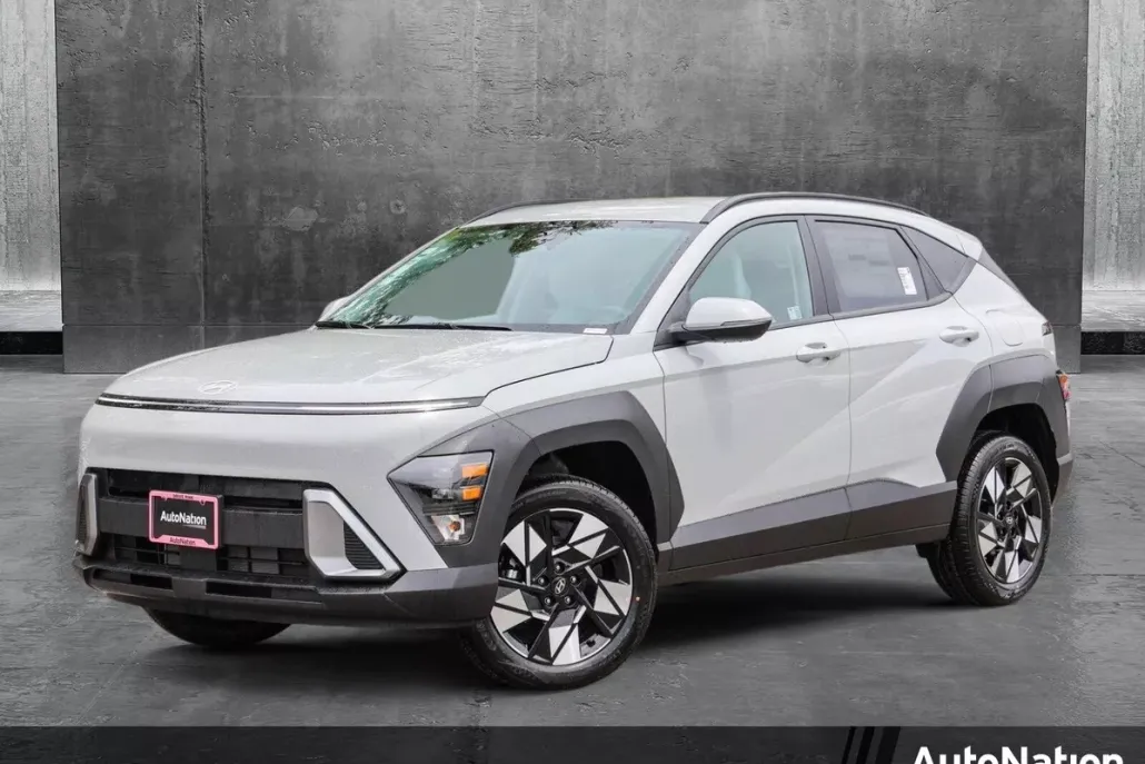 2025 Hyundai Kona SEL photo 1