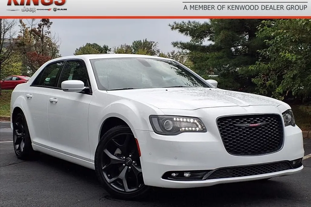 2023 Chrysler 300 S photo 1