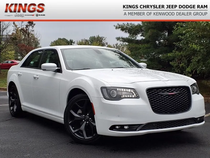 2023 Chrysler 300 S photo 1