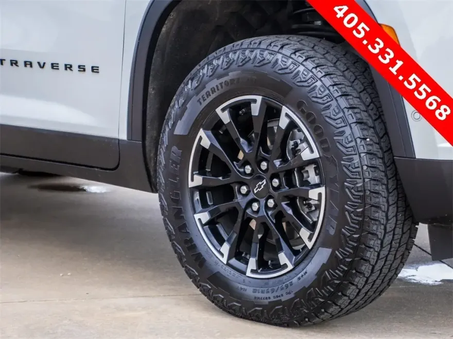 2024 Chevrolet Traverse Z71 photo 1