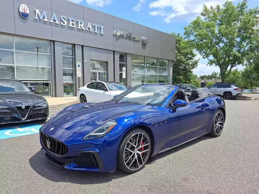 2024 Maserati Grancabrio photo 1