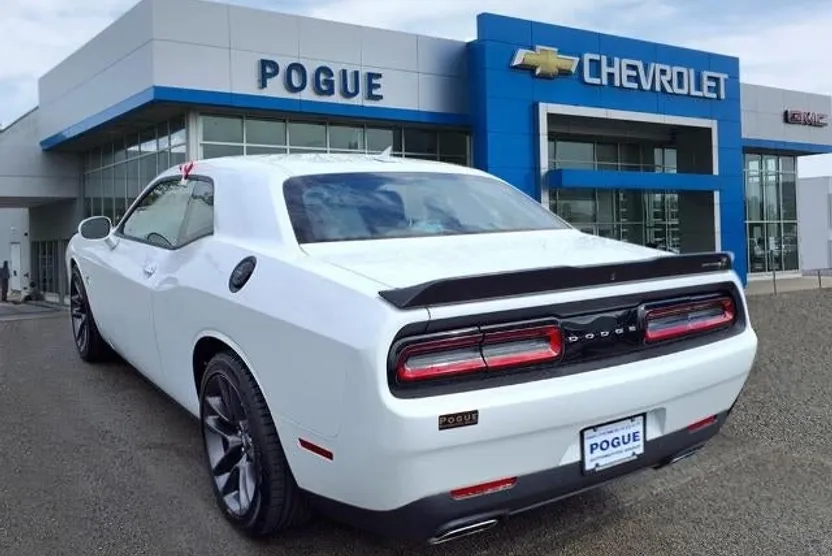 2023 Dodge Challenger R/T Scat Pack photo 1