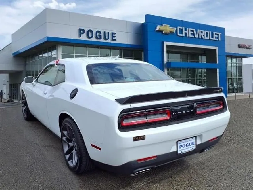 2023 Dodge Challenger R/T Scat Pack photo 1