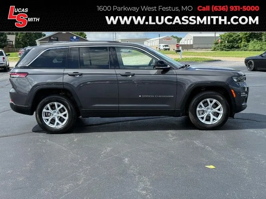 2023 Jeep Grand Cherokee Limited photo 1