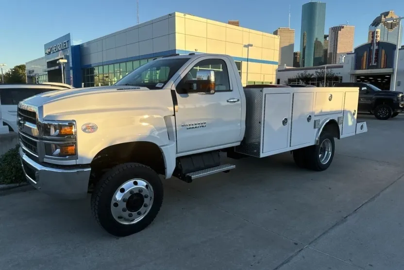 2024 Chevrolet Silverado 5500HD Work Truck photo 1