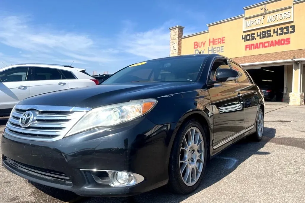 2011 Toyota Avalon Base photo 1