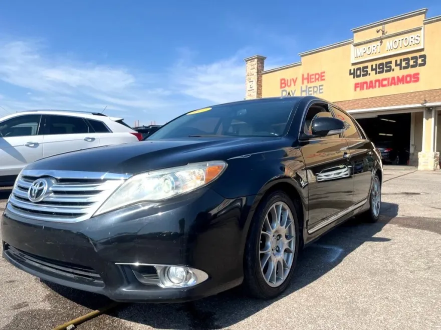 2011 Toyota Avalon Base photo 1