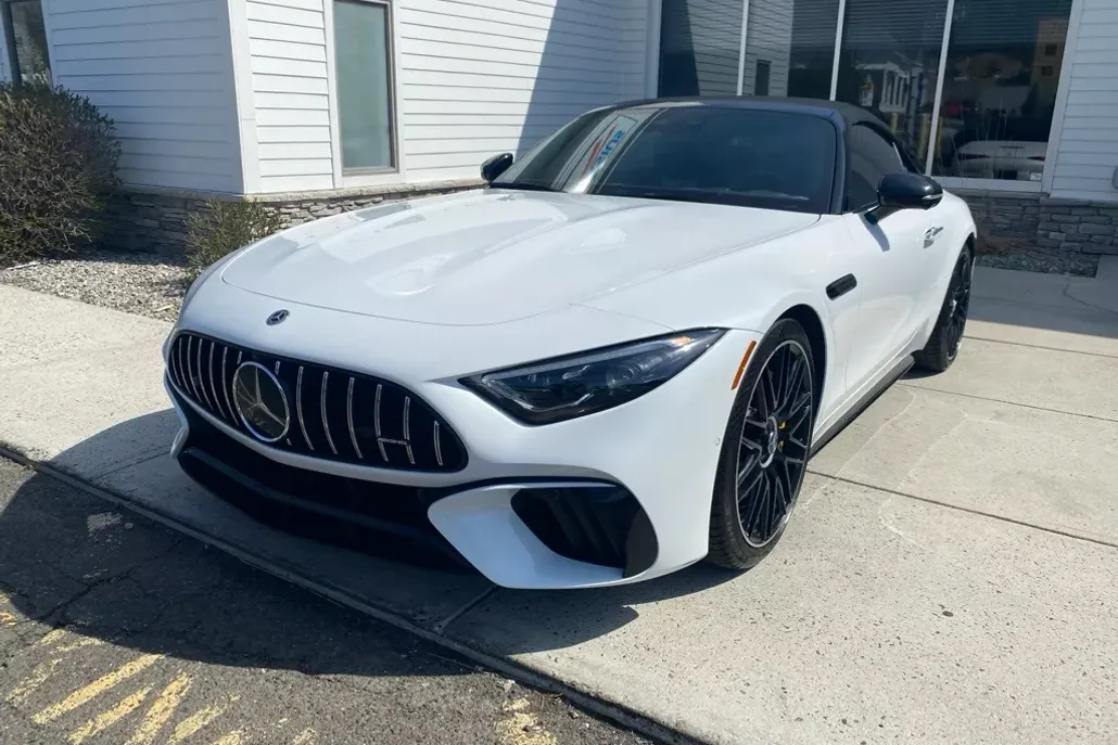 2022 Mercedes Benz SL 55 AMG photo 1