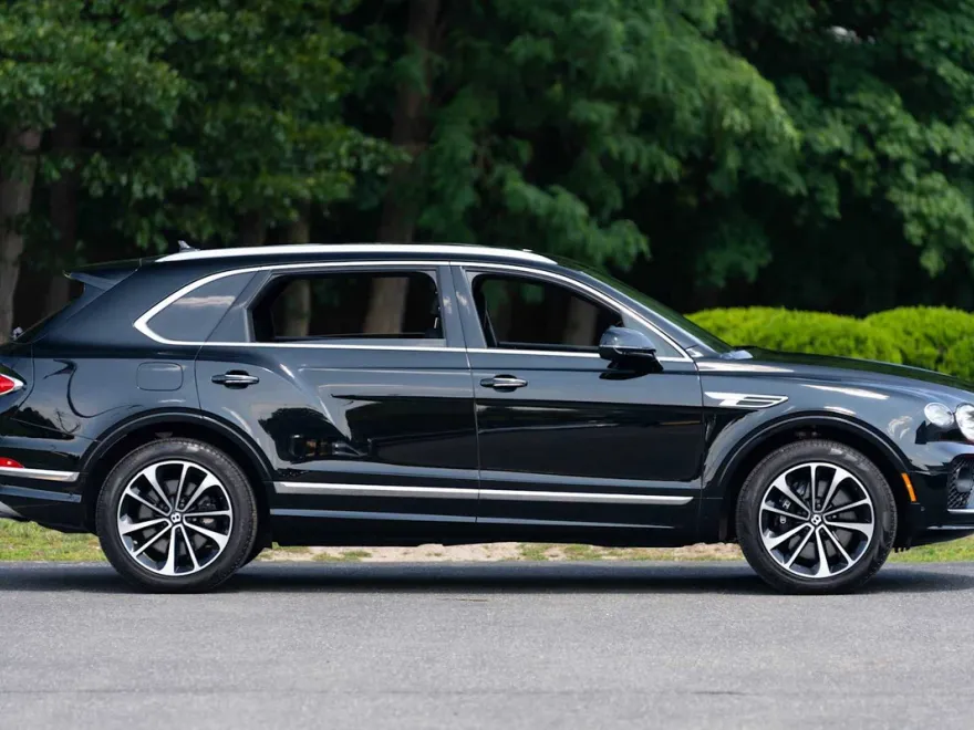 2023 Bentley Bentayga EWB photo 1