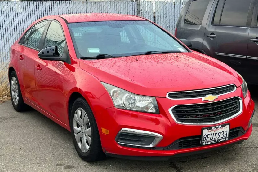 2016 Chevrolet Cruze LS photo 1