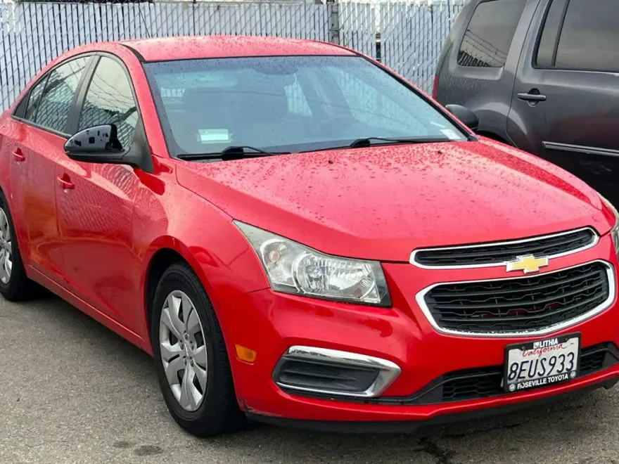 2016 Chevrolet Cruze LS photo 1