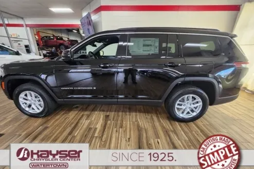 2025 Jeep Grand Cherokee Laredo X photo 3