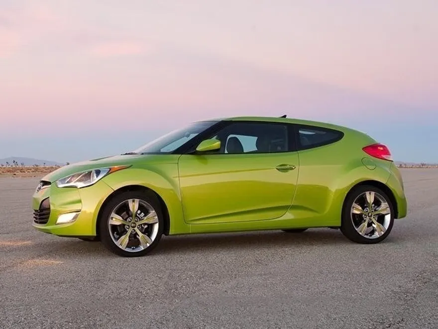 2013 Hyundai Veloster Base photo 1