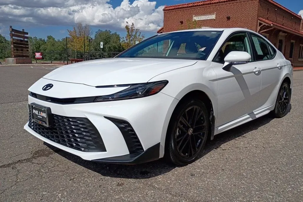 2025 Toyota Camry XSE photo 1