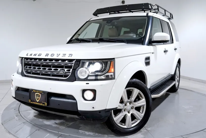 2015 Land Rover LR4 Base photo 1