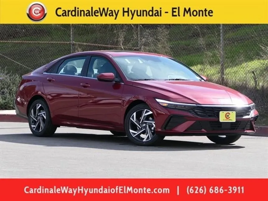 2025 Hyundai Elantra SEL Convenience photo 1
