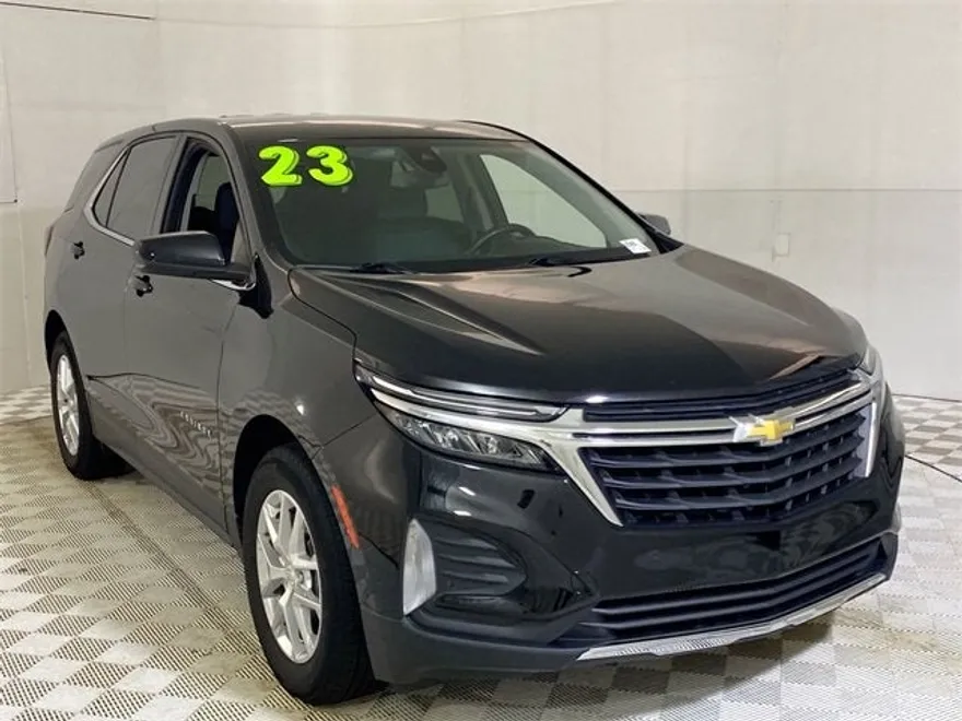 2023 Chevrolet Equinox LT photo 1