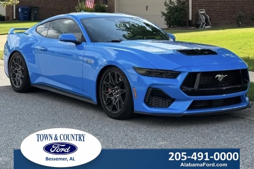 2025 Ford Mustang GT photo 1