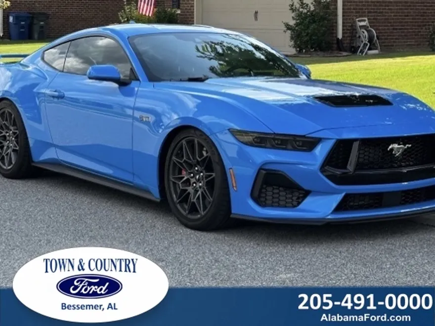 2025 Ford Mustang GT photo 1
