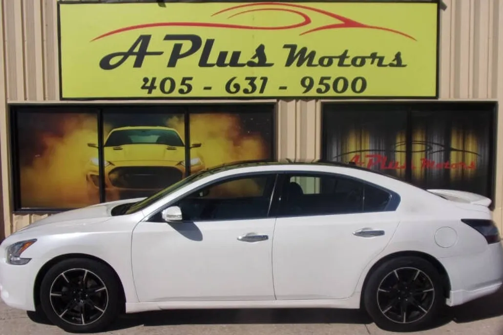 2012 Nissan Maxima S photo 1