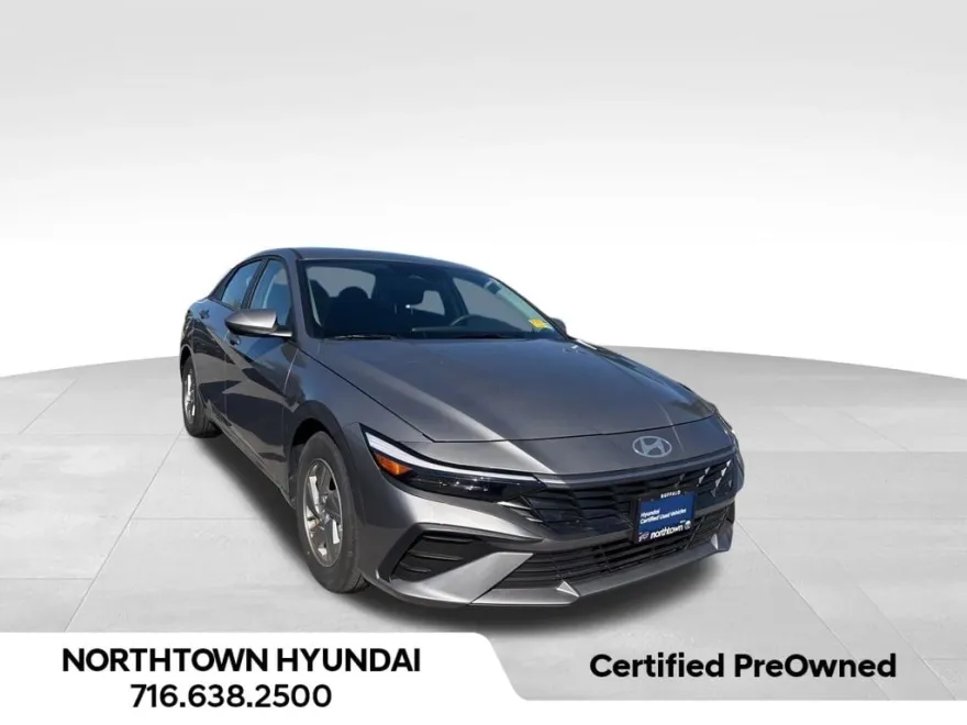 2025 Hyundai Elantra SE photo 1