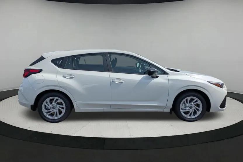 2025 Subaru Impreza Base photo 1