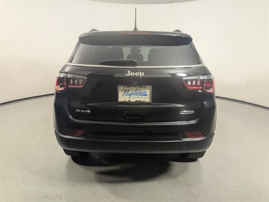 2023 Jeep Compass Latitude photo 1