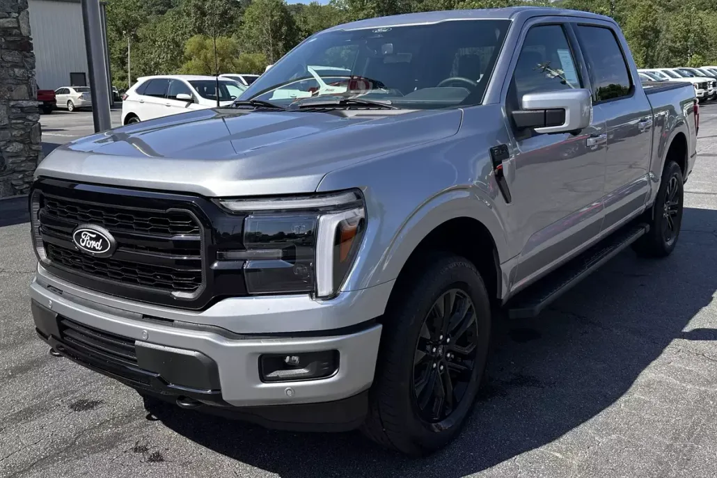 2025 Ford F-150 Lariat photo 1