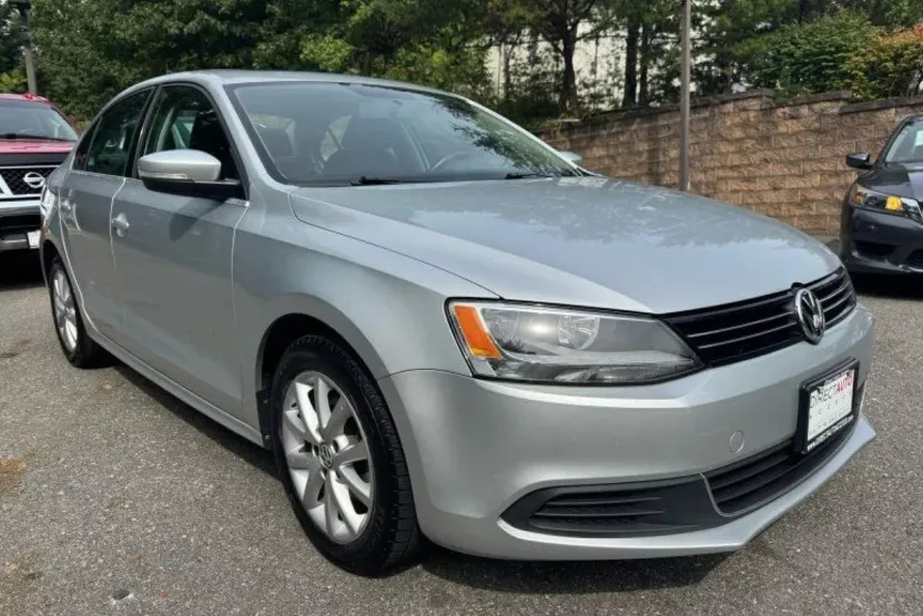 2013 Volkswagen Jetta SE photo 1