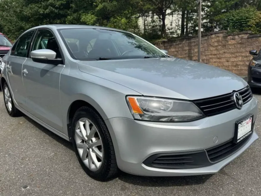 2013 Volkswagen Jetta SE photo 1