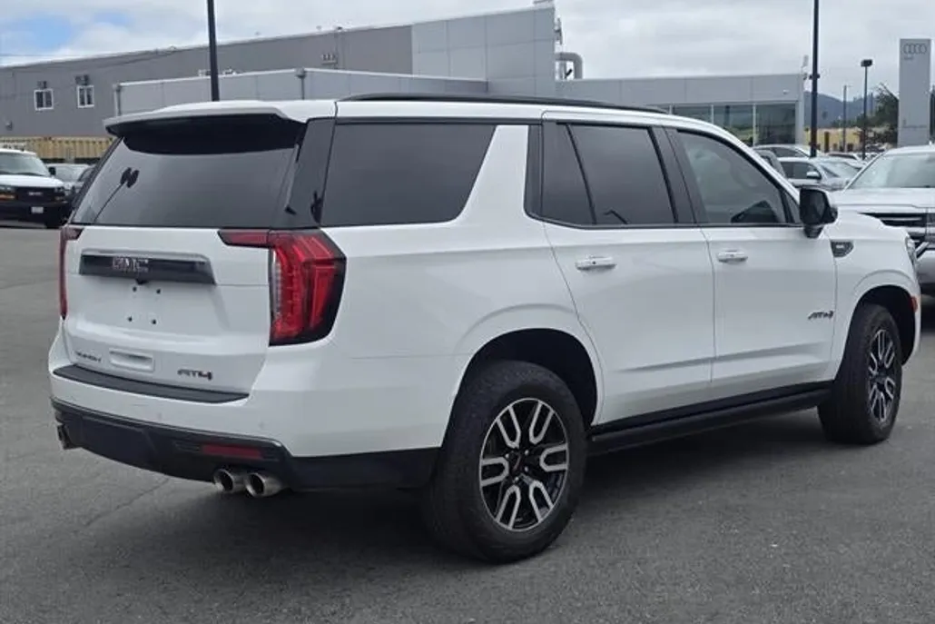 2024 Gmc Yukon AT4 photo 1
