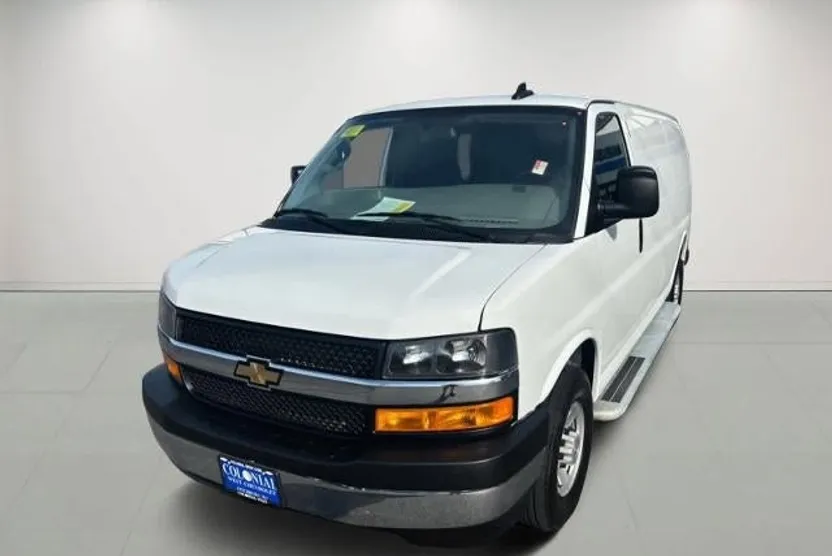 2024 Chevrolet Express Cargo 2500 Base photo 1