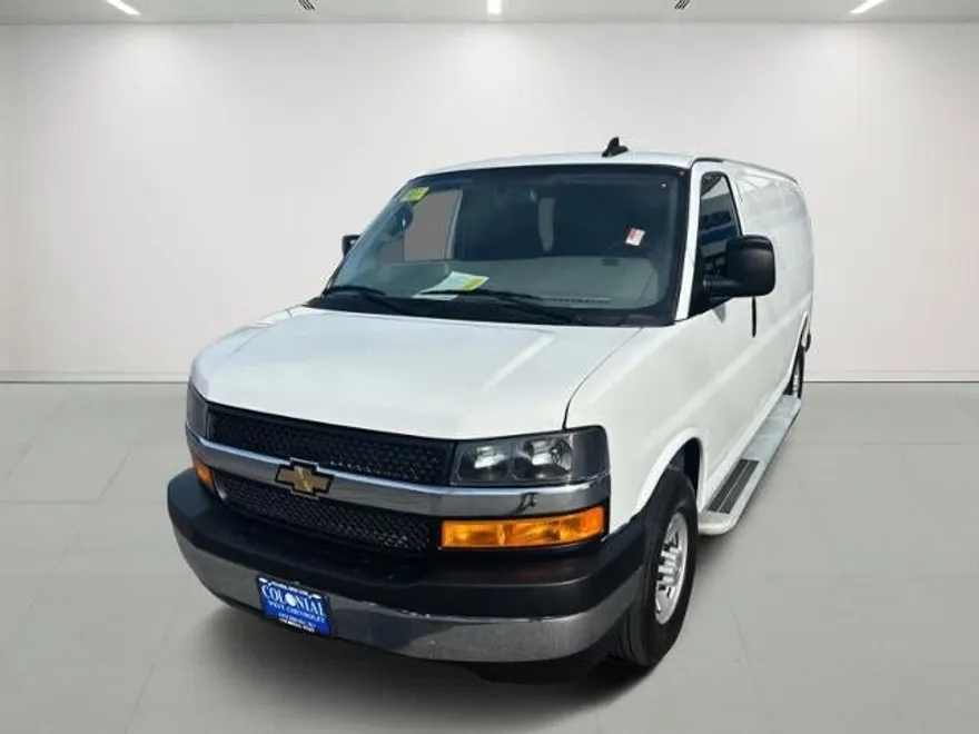 2024 Chevrolet Express Cargo 2500 Base photo 1