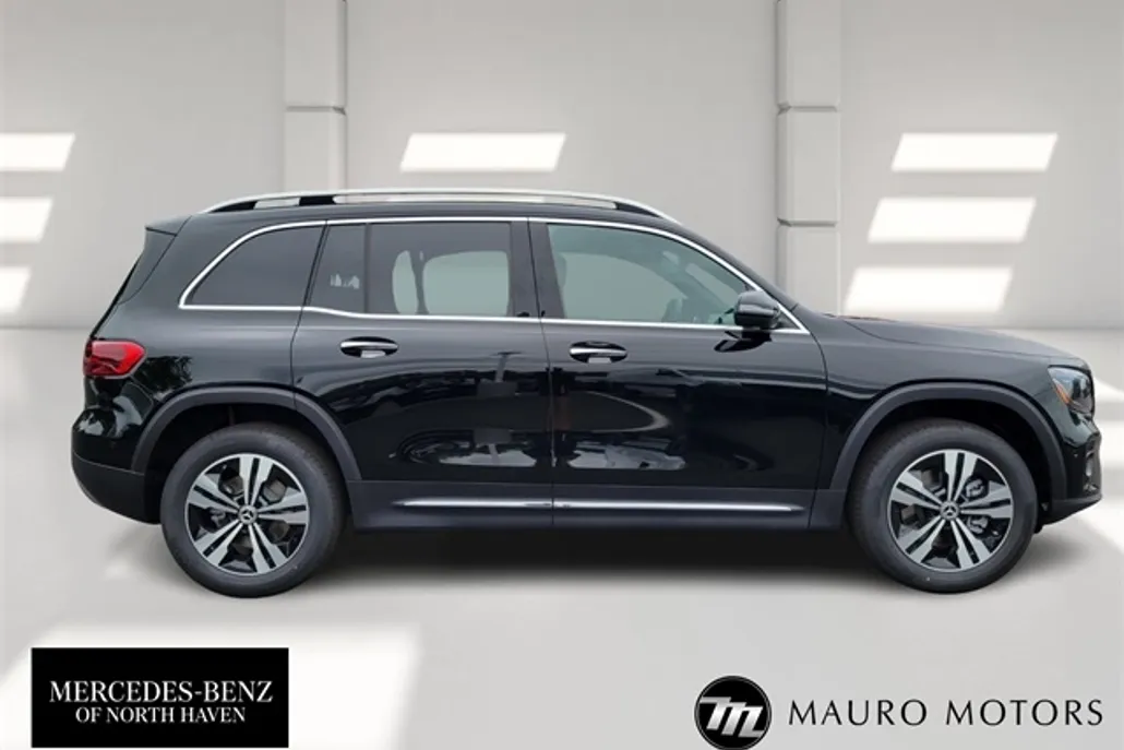 2025 Mercedes Benz GLB 250 4MATIC photo 1