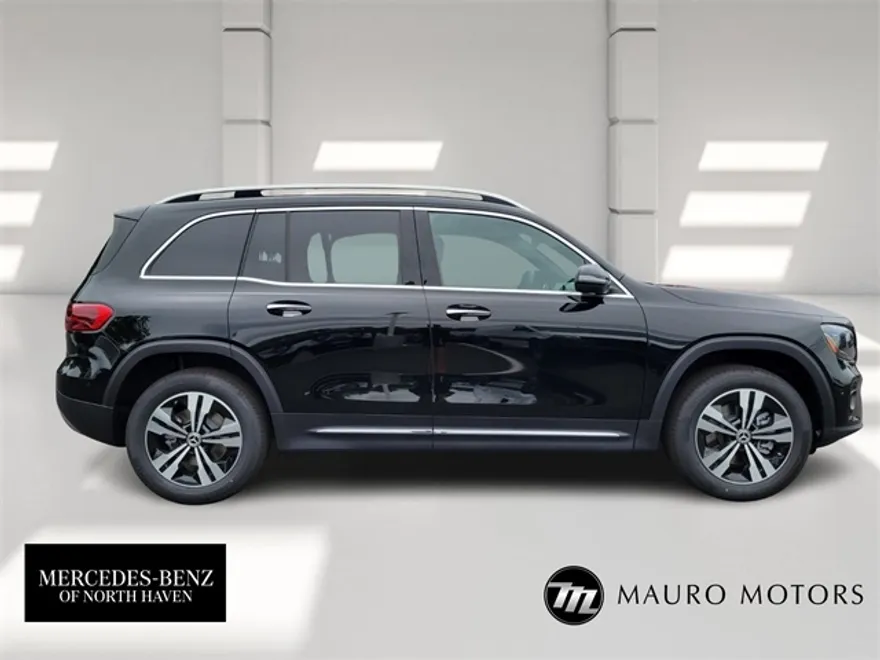 2025 Mercedes Benz GLB 250 4MATIC photo 1