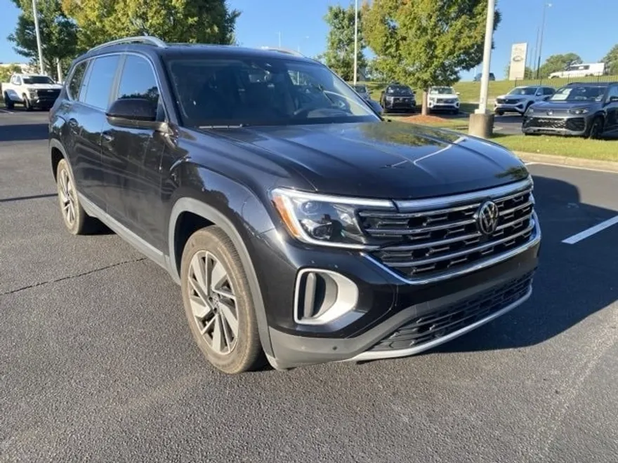 2024 Volkswagen Atlas SEL photo 1
