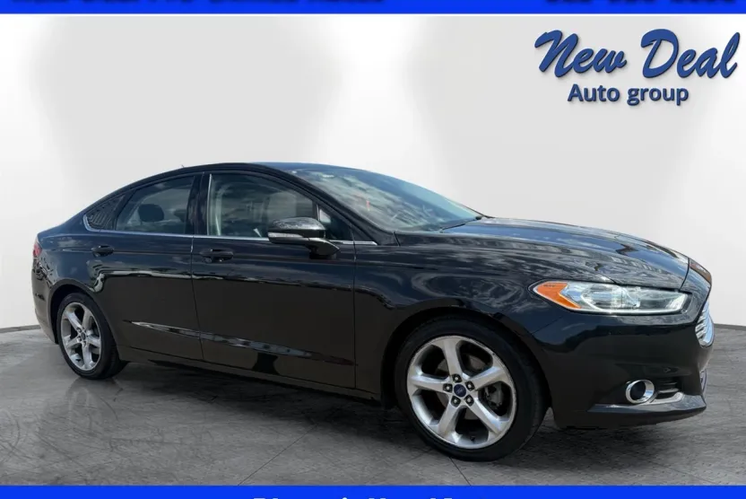 2015 Ford Fusion SE photo 1