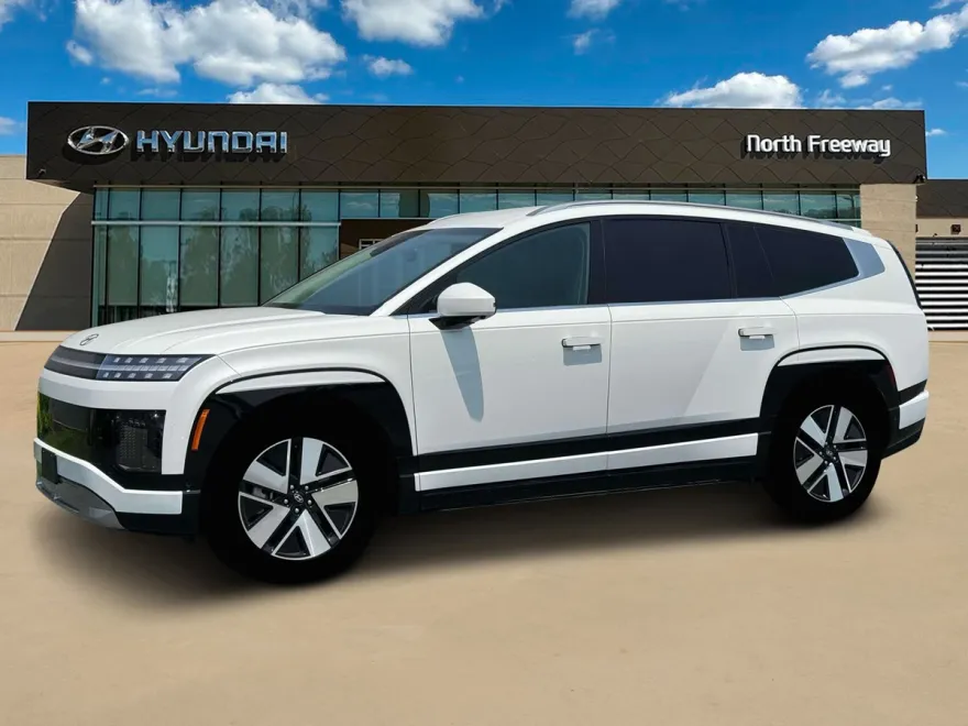 2026 Hyundai Ioniq SEL photo 1