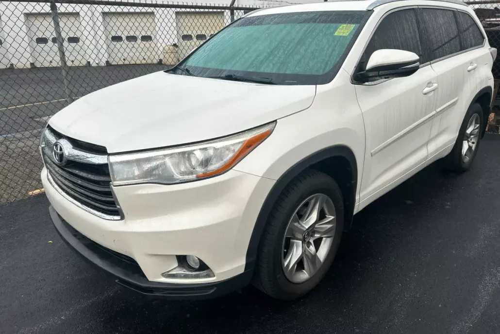 2016 Toyota Highlander Limited photo 1