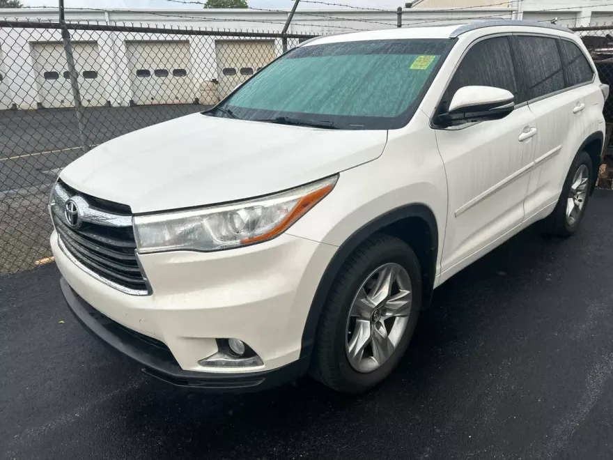 2016 Toyota Highlander Limited photo 1