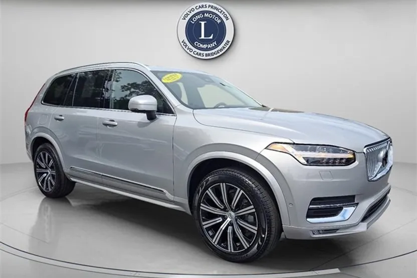 2025 Volvo XC90 Plus photo 1