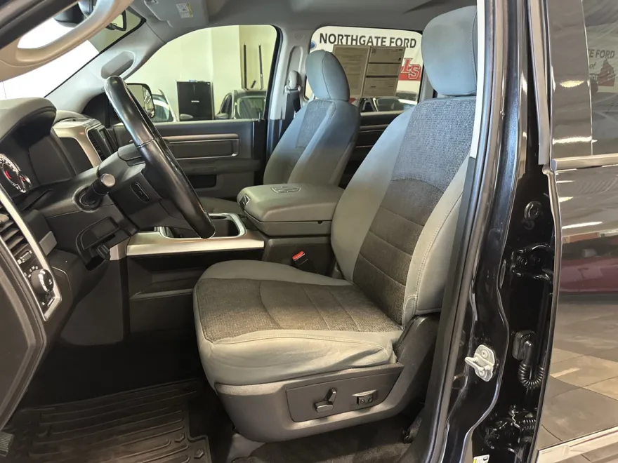 2017 Ram 1500 Big Horn photo 1