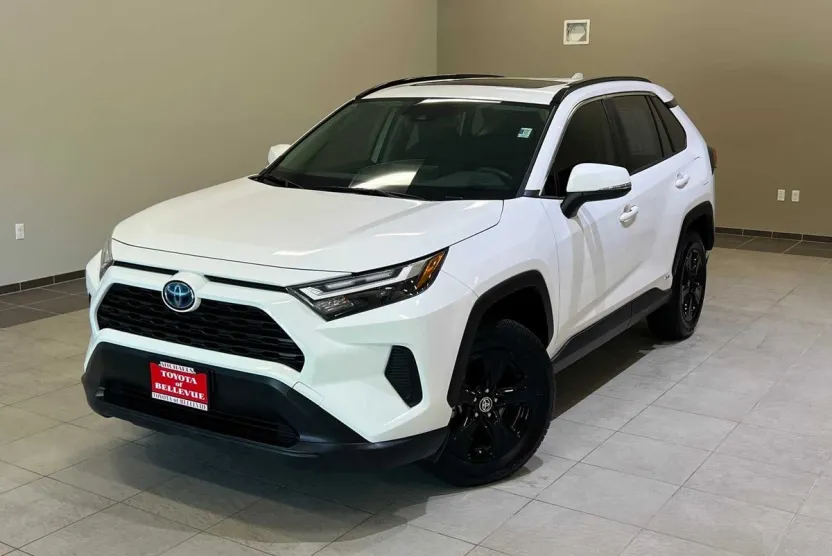 2023 Toyota RAV4 Hybrid XLE photo 1