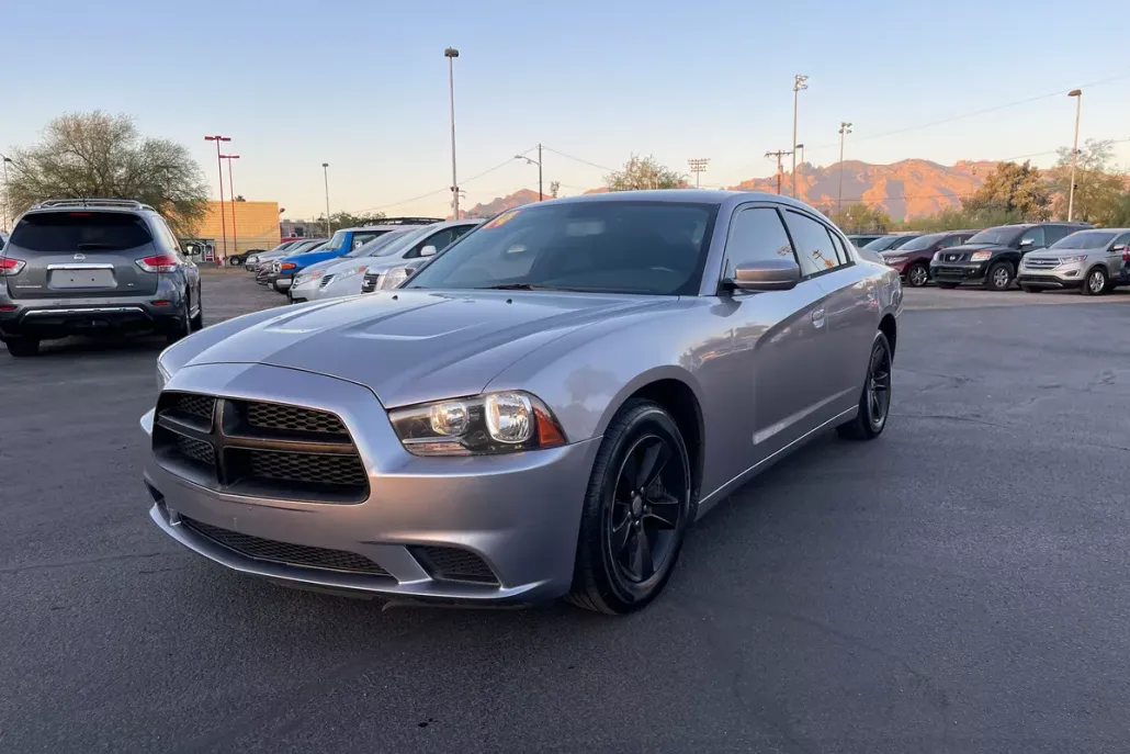 2014 Dodge Charger SE photo 1