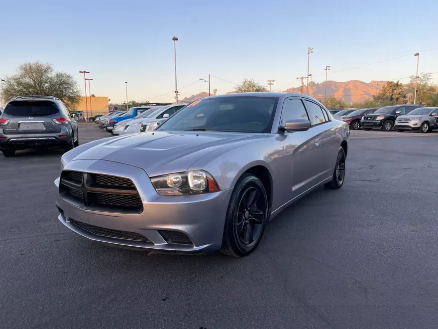 2014 Dodge Charger SE photo 1