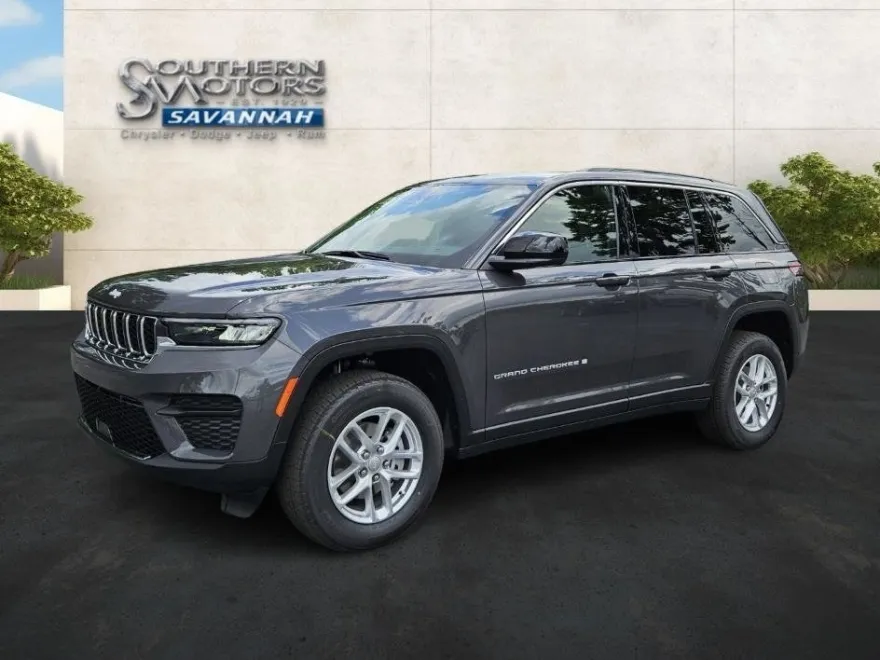 2025 Jeep Grand Cherokee Laredo photo 1