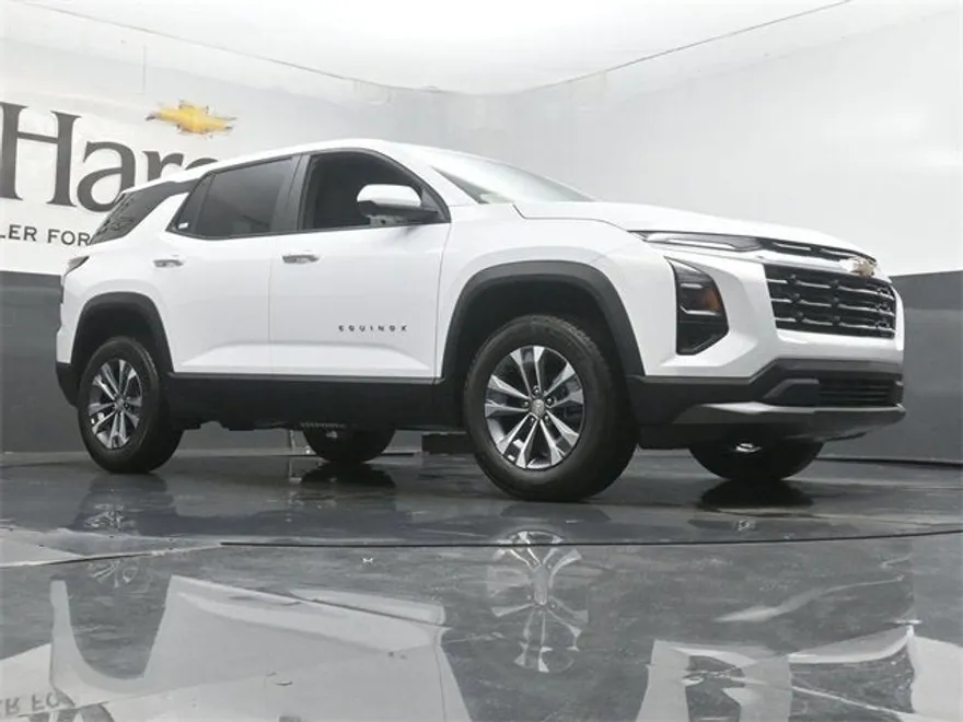 2026 Chevrolet Equinox LT photo 1