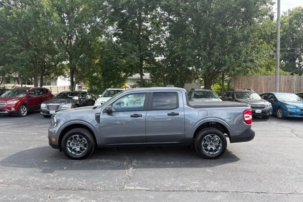 2025 Ford Maverick XLT photo 1
