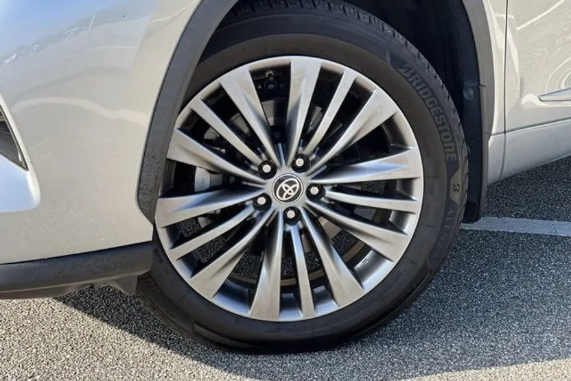 2021 Toyota Highlander Platinum photo 1